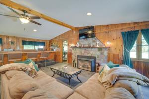 Spacious Winter Retreat with River Access and Kayaks!