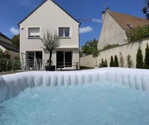 La villa des quais de Seine et jacuzzi prox Paris - 塞纳河畔卡里耶尔