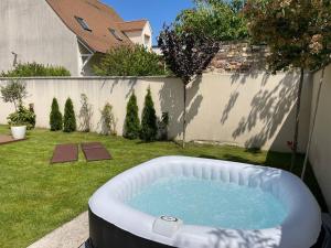 Villas La villa des quais de Seine et jacuzzi prox Paris : photos des chambres