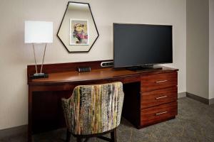 King Room - Mobility/Hearing Accessible room in Doubletree By Hilton Fairfield Hotel & Suites
