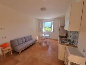 La Perla - 蒙蒂伦格苏皮尔