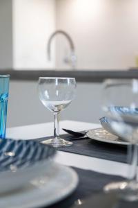 Bright and Modern apartments in City Center 