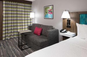 King Room with Sofa Bed and Study - Non-Smoking room in Hampton Inn Bentonville-Rogers