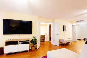 Paradise Sol 2Bd2Ba Condo on Golf Course Near Bch