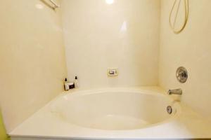 Paradise Sol 2Bd2Ba Condo on Golf Course Near Bch