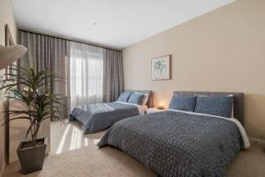 Swim Dine Relax in Marina Del REY