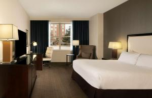 King Room room in Hilton Alexandria Old Town