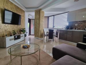 Ella Luxury Apartament Piscina & Parcare