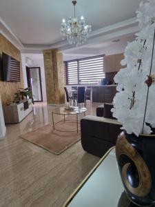 Ella Luxury Apartament Piscina & Parcare