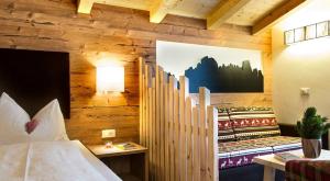 Budget Double Room room in Hotel Chalet Dolomites
