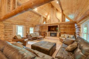 Secluded Greenville Cabin Walk to Moosehead Lake!