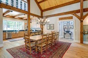 6 Mi to Dtwn Cashiers Spacious Home with Deck