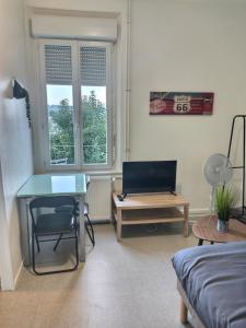 Appartements Superbe Studio 2 *Face Gare * Belle Vue Sur Balcon : Appartement 1 Chambre