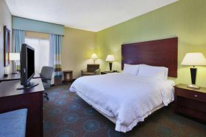 King Room - Non-Smoking room in Hampton Inn & Suites South Bend