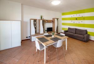 Isa Center - Leonardo Accademy - MXP - Lakes