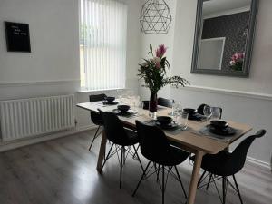 Antonio str Liverpool 6 beds