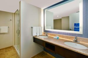 One-Bedroom King Suite - Oceanfront room in Hilton Garden Inn Virginia Beach Oceanfront