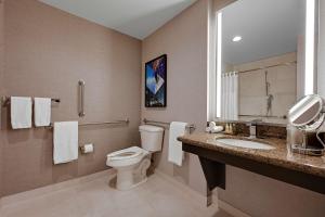 King Suite room in DoubleTree by Hilton Denver International Airport CO