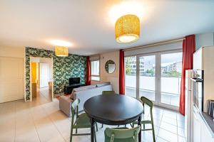 Appartements Le Venissieux-spacieux 4 pers avec balcon parking : photos des chambres