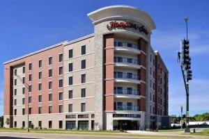 Hampton Inn Cedar Falls Downtown, Ia - واترلو