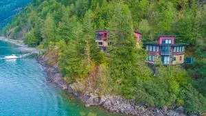The Lodge on Harrison Lake - North Bend