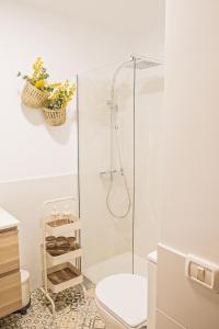 La Petite-home near AirPort-wifi-garage-elevator-homely