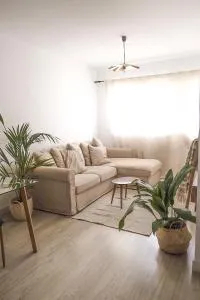 La Petite-home near AirPort-wifi-garage-elevator-homely - Sardina