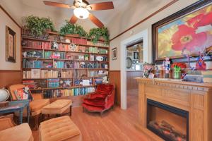 Spacious Downtown Jackson Retreat- Historic Hangout
