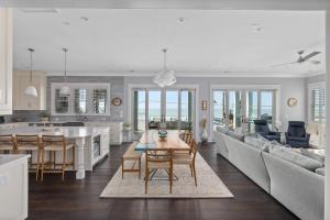 Beachfront Pool Outdoor Kitchen Firepit Putting Green