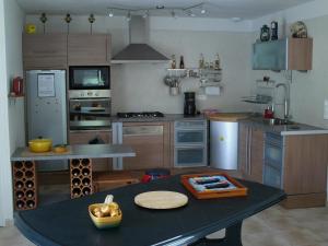 Villas Maison avec piscine privee a 800 m de l'ocean a Jard-sur-Mer - FR-1-336-119 : photos des chambres