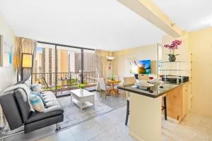 Diamond Head View at Waikiki Sunset with Parking - Niu