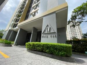 Deluxe apartment with balcony, pool, fitness and yoga