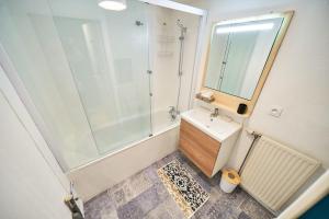 Appartements Le petit Bourbonnais - patio privatif- metro Valmy : photos des chambres