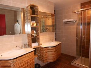 Hotels Logis Hotel Restaurant Residence : photos des chambres