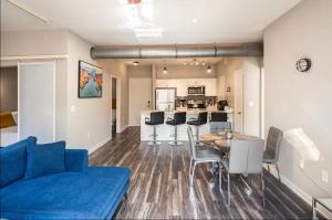 Charming 1,100 sq ft apartment near to The Shops at Legacy