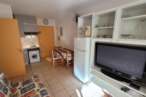 Appartements Appart le Lavandou (le st James) 2 etoiles : photos des chambres