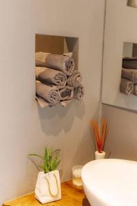 Top Central Design, 2 Bedroom, NDK, FREE Secured parking