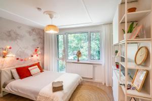 Apartament Fala Metro SGH Klub Stodoła Parking Parkview Fast Wifi