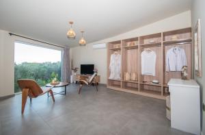 Ilision Aqua - Exclusive Private Pool Suites