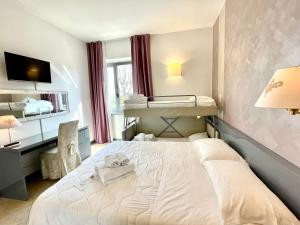 Quadruple Room room in Hotel Alfieri