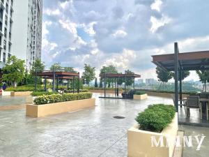 Netizen near MRT Balcony View