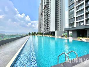 Netizen near MRT Balcony View
