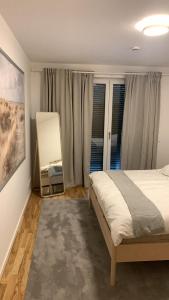 Neue stillvolle Wohnung im Steinbach Palais, ideale Lage