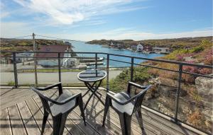 Nice Home In Bremnes With Wifi