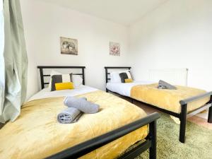 Chic 2-Bed Apartment in Southampton with Parking
