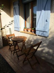 Maisons d'hotes Chambre Meublee dans Jolie villa de plein pied - Sur Uzes - A 7 mn a pied du Centre ville : photos des chambres