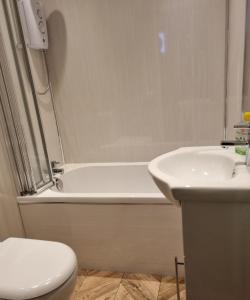 Captivating 2-Bed ground floor Apartment in Largs