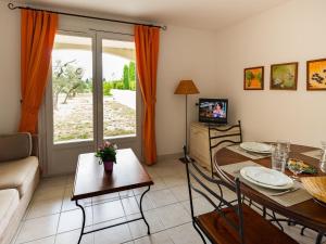 Appartements Apartment in provencal style in a beautiful landscape : photos des chambres