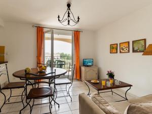 Appartements Apartment in provencal style in a beautiful landscape : photos des chambres