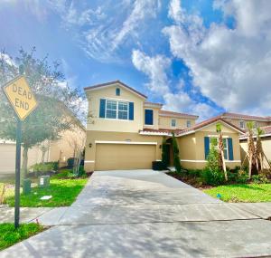 Marvelous Villa, South facing pool and hot tub, themed bedrooms near Disney